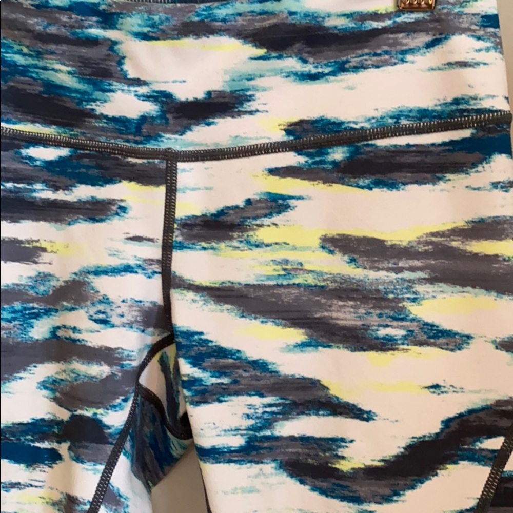 Zella Capri workout leggings - Picture 2 of 2